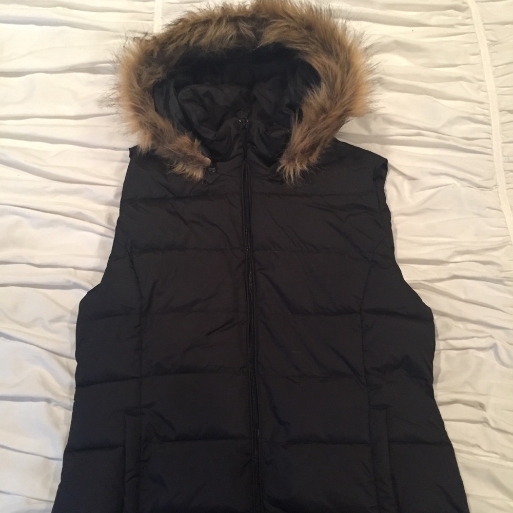Black light-weight vest